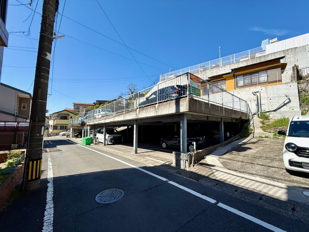 【貸駐車場・月極駐車場】長崎市高平町　高平町ガレージ軽自動車区画｜長崎電気軌道１系統 崇福寺駅 徒歩6分 (480m)｜ジョイ不動産企画