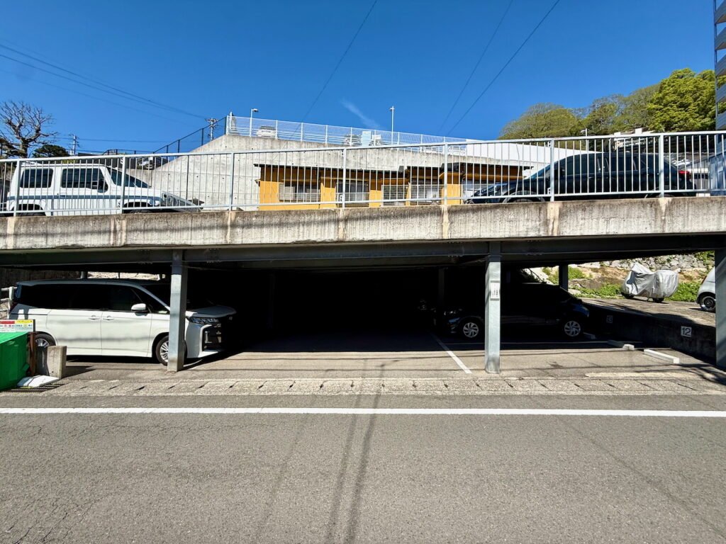 【貸駐車場・月極駐車場】長崎市高平町　高平町ガレージ普通車区画｜長崎電気軌道１系統 崇福寺駅 徒歩6分 (480m)｜ジョイ不動産企画