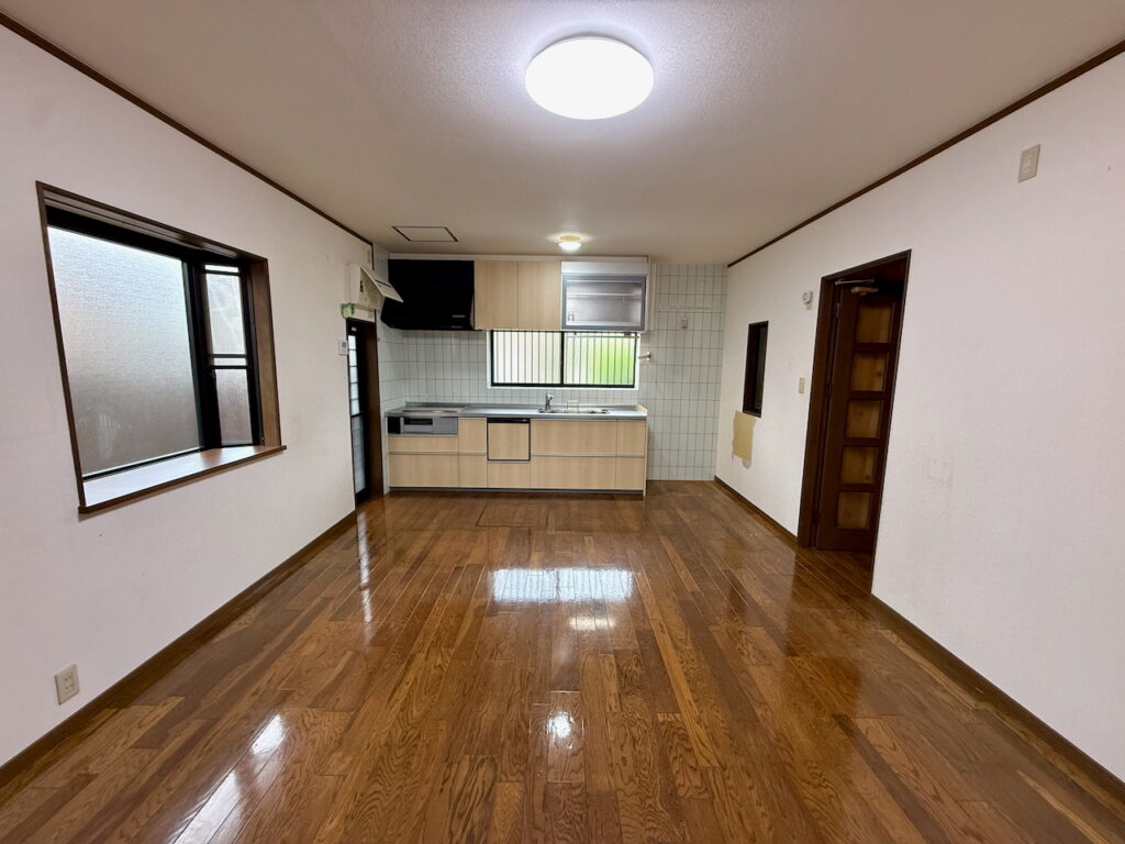 【中古戸建て】長崎市ダイヤランド１丁目４SLDK｜駐車場2台・校区：南長崎小学校・小ヶ倉中学校｜売却ならジョイ不動産企画