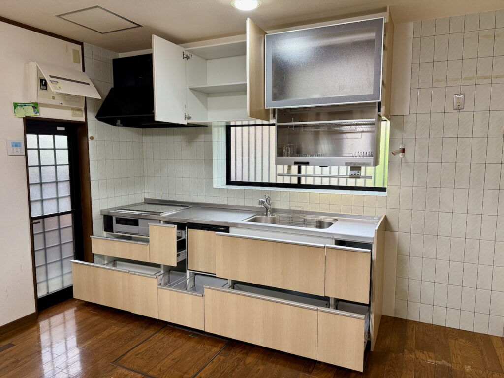 【中古戸建て】長崎市ダイヤランド１丁目４SLDK｜駐車場2台・校区：南長崎小学校・小ヶ倉中学校｜売却ならジョイ不動産企画