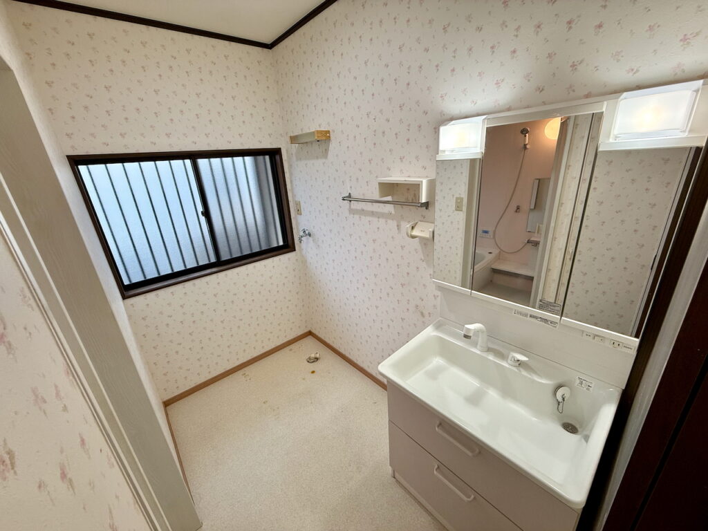 【中古戸建て】長崎市ダイヤランド１丁目４SLDK｜駐車場2台・校区：南長崎小学校・小ヶ倉中学校｜売却ならジョイ不動産企画