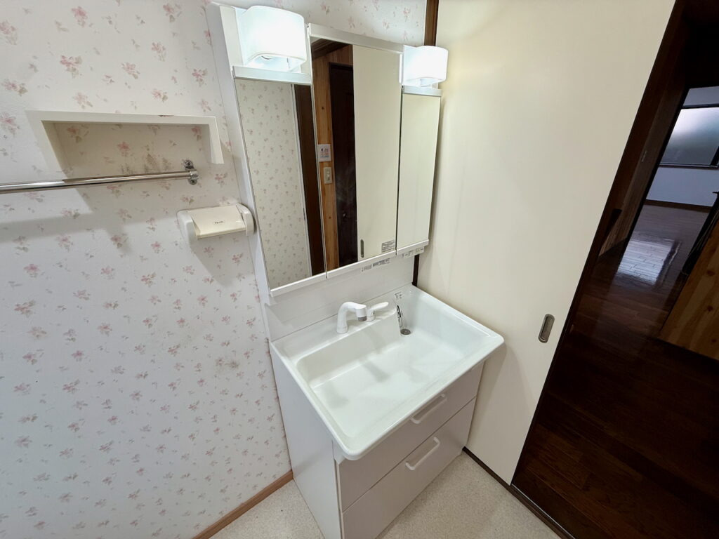 【中古戸建て】長崎市ダイヤランド１丁目４SLDK｜駐車場2台・校区：南長崎小学校・小ヶ倉中学校｜売却ならジョイ不動産企画