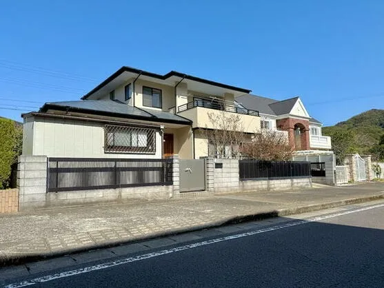 【中古戸建て】長崎市ダイヤランド１丁目４SLDK｜駐車場2台・校区：南長崎小学校・小ヶ倉中学校｜売却ならジョイ不動産企画
