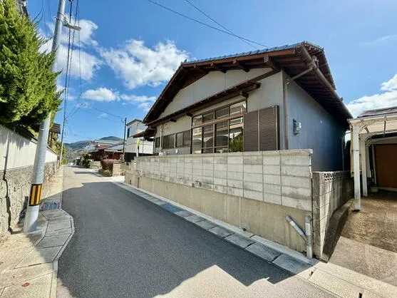 【中古戸建て】長崎市つつじヶ丘４丁目４LDK｜駐車場2台・校区：古賀小学校・東長崎中学校｜ジョイ不動産企画