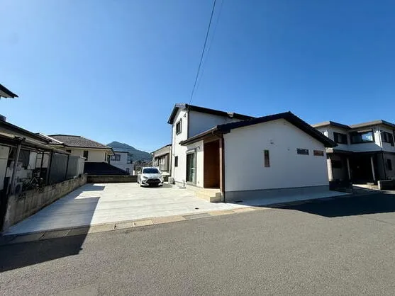 【中古一戸建て】長崎市横尾３丁目 4SLDK｜駐車場4台・2025年建築・LDK19.5帖｜ジョイ不動産企画