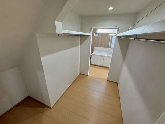 【中古一戸建て】長崎市横尾３丁目 4SLDK｜駐車場4台・2025年建築・LDK19.5帖｜ジョイ不動産企画